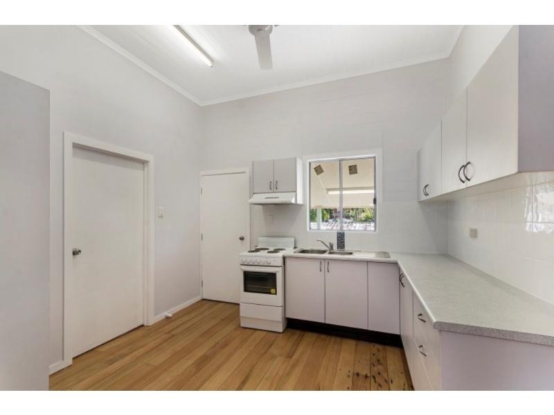 3 Baker Street, Hermit Park QLD 4812