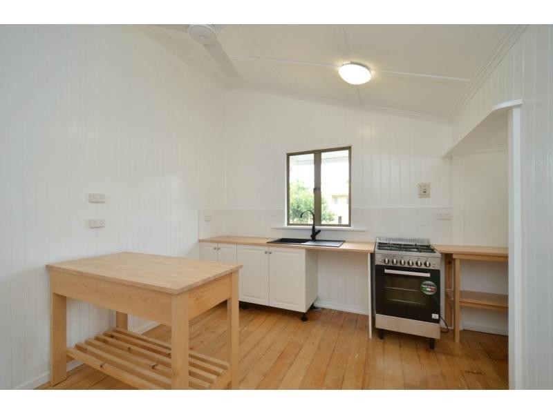 24 Gladstone Street, Pimlico QLD 4812