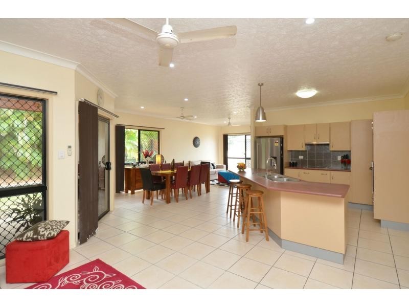 4 Blackbean Court, Mount Louisa QLD 4814