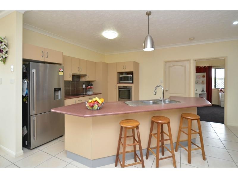 4 Blackbean Court, Mount Louisa QLD 4814