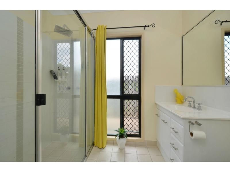 4 Blackbean Court, Mount Louisa QLD 4814