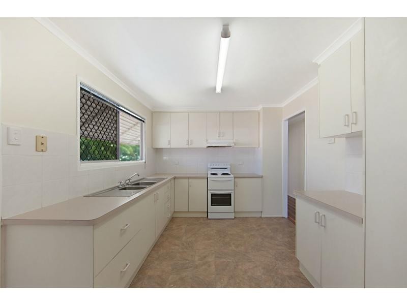 16 Lambert Street, Kirwan QLD 4817