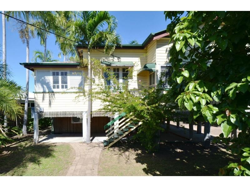 38 Bayswater Terrace, Hyde Park QLD 4812