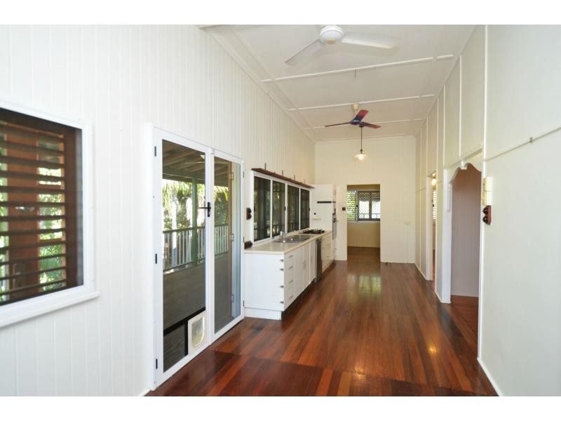 38 Bayswater Terrace, Hyde Park QLD 4812