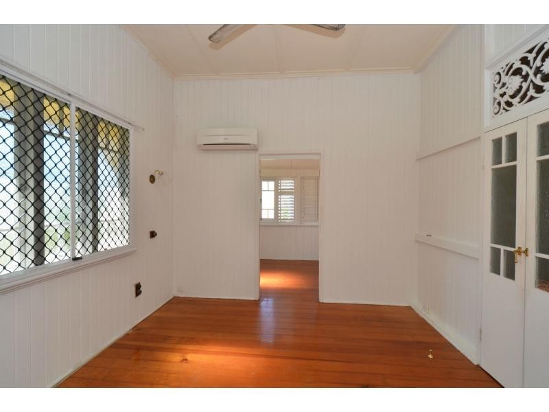 38 Bayswater Terrace, Hyde Park QLD 4812