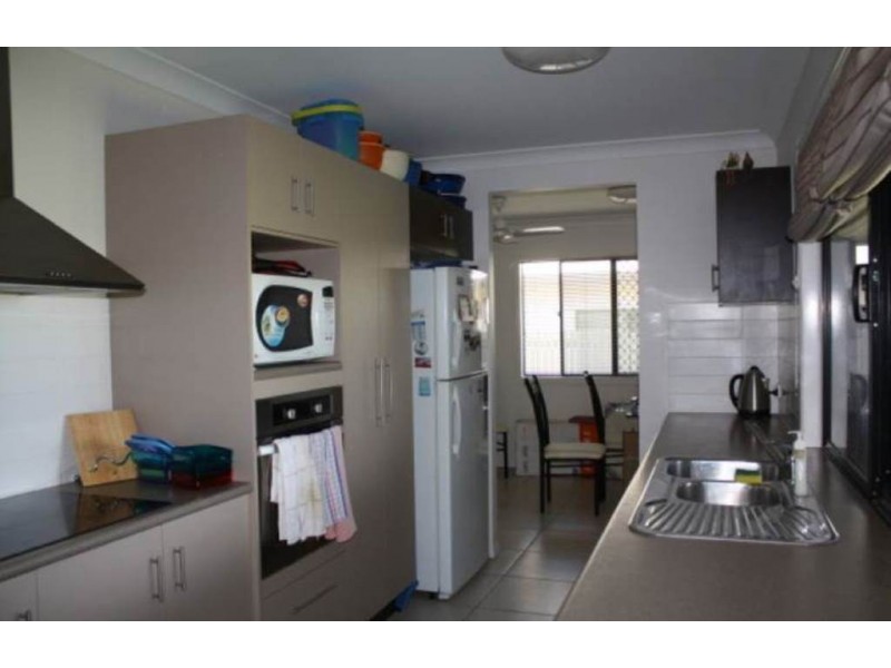 24 Tahlia Cct, Mount Louisa QLD 4814