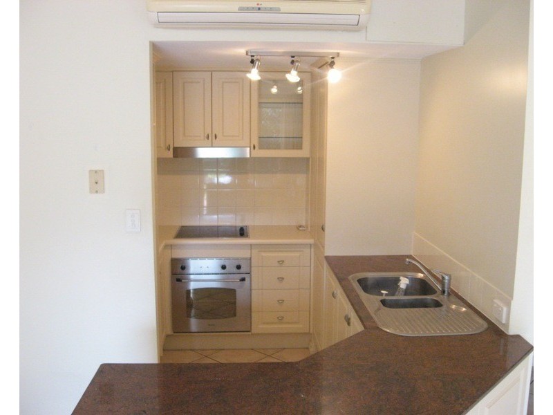 12/18 The Strand, North Ward QLD 4810