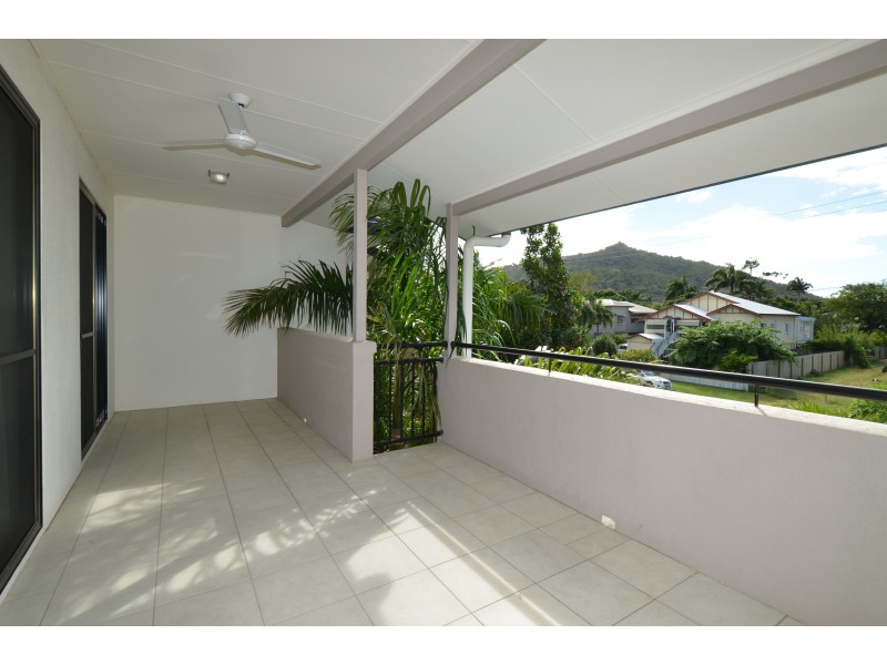 9/6 Henry Street, West End QLD 4810