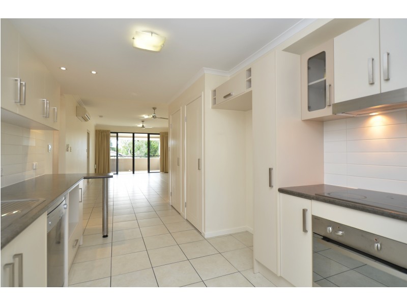 9/6 Henry Street, West End QLD 4810