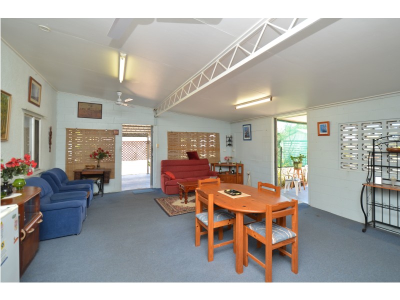 24 Keenan St, Oonoonba QLD 4811