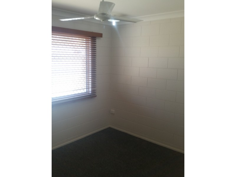 2/307 Pinnacle Dr, Rasmussen QLD 4815