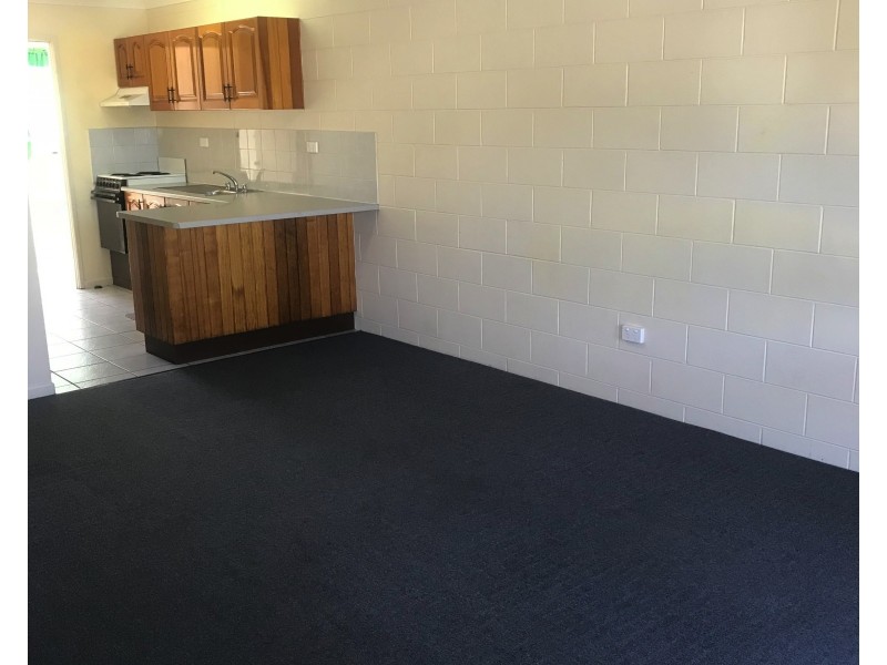 2/35 Granville St, Pimlico QLD 4812