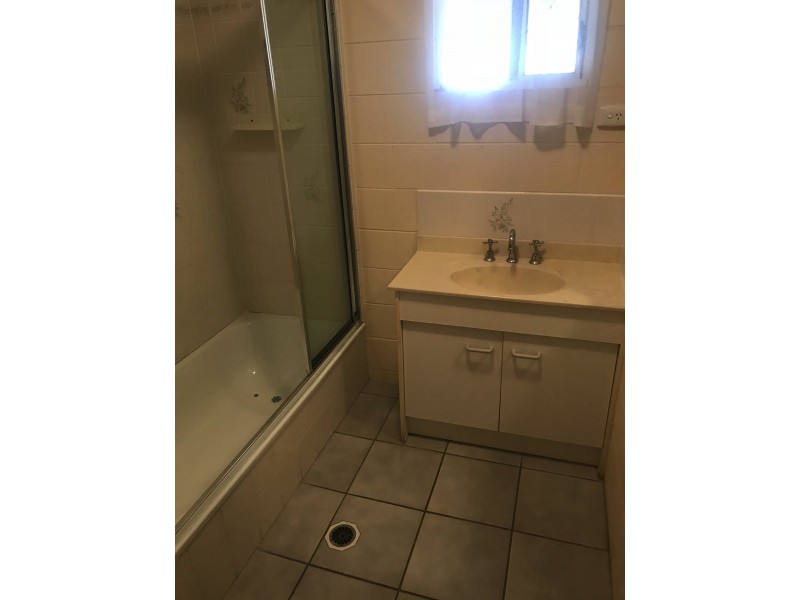 2/35 Granville St, Pimlico QLD 4812