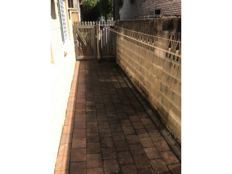 2/35 Granville St, Pimlico QLD 4812