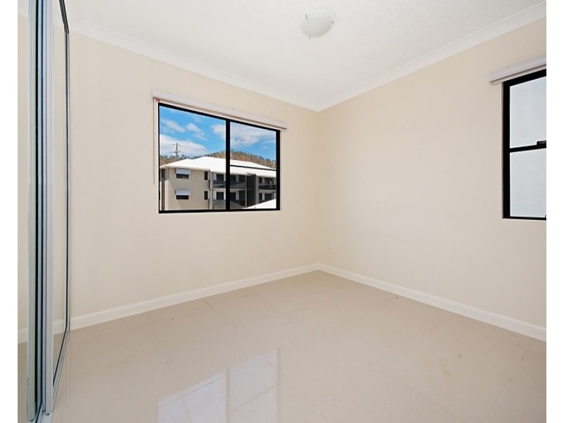 Unit/309 Angus Smith Drive, Douglas QLD 4814