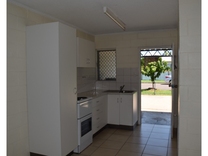 4/7 Mcintosh St, Hermit Park QLD 4812