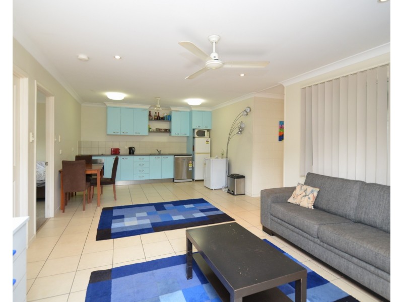3/17 Leigh St, West End QLD 4810