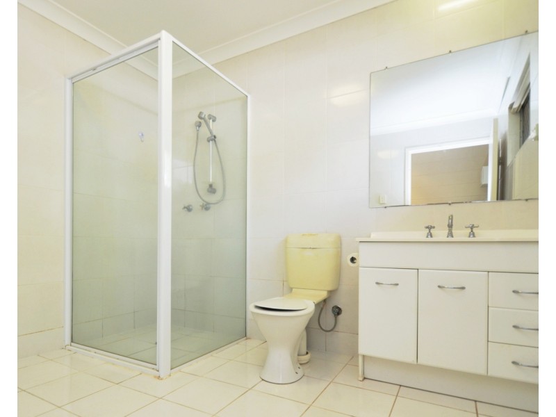 3/17 Leigh St, West End QLD 4810