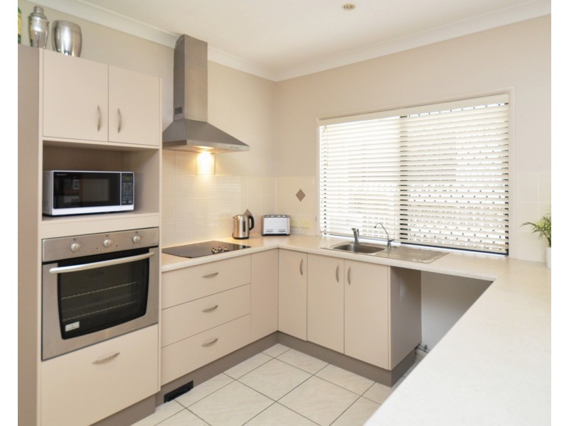 50/58 Euro Bvd, Kirwan QLD 4817