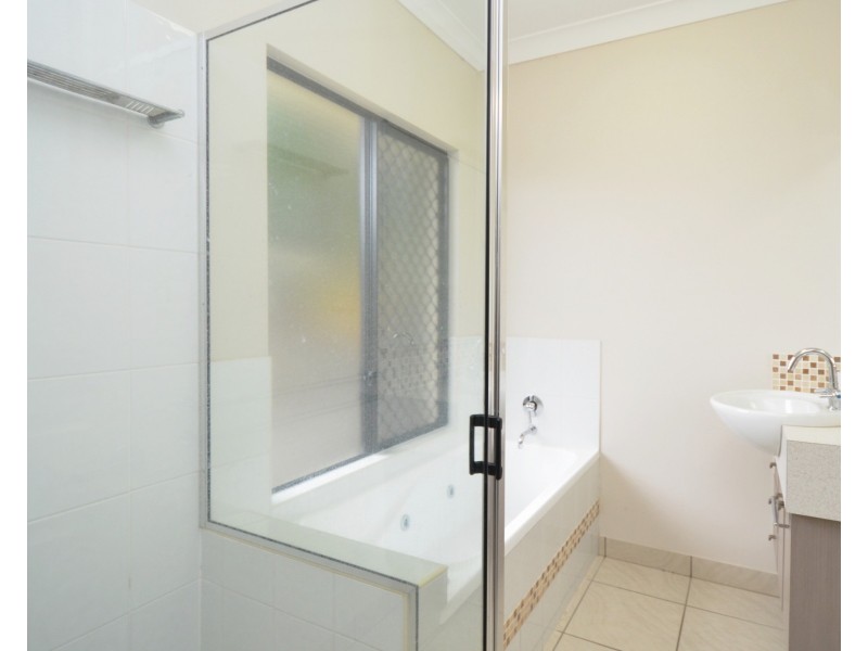 50/58 Euro Bvd, Kirwan QLD 4817