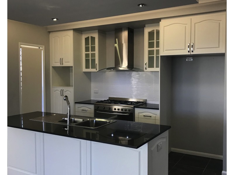 8 Goldfish Ct, Burdell QLD 4818