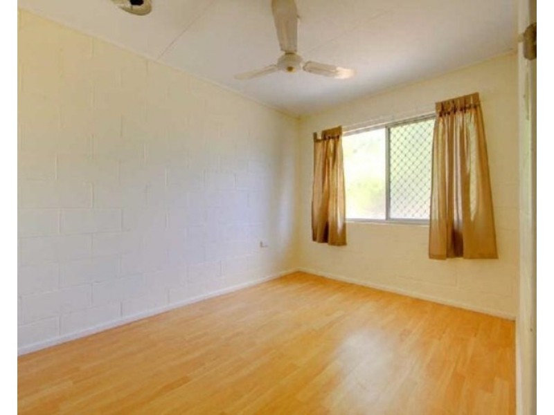 2/8 Bent St, Mundingburra QLD 4812