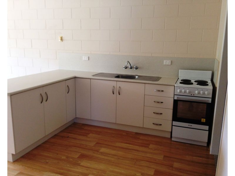 2/223 Pinnacle Drive, Rasmussen QLD 4815