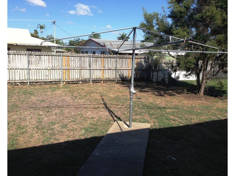 2/223 Pinnacle Drive, Rasmussen QLD 4815