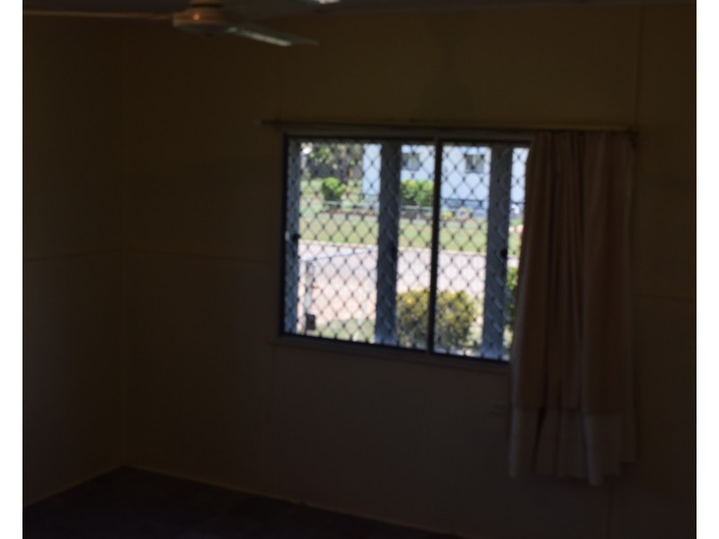 4 Sunderland St, Garbutt QLD 4814