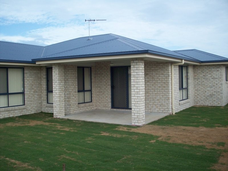 7 halloran court, Thabeban QLD 4670