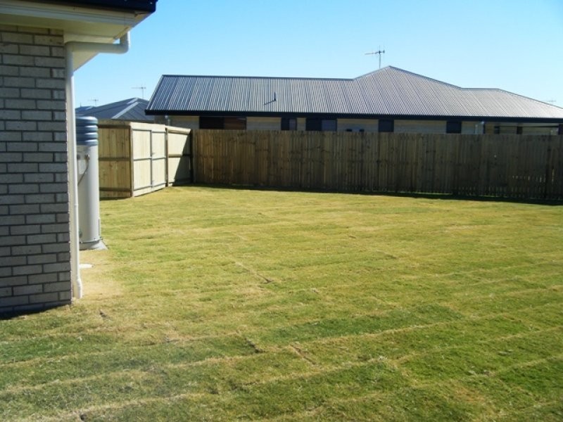 13 Halloran Court, Thabeban QLD 4670