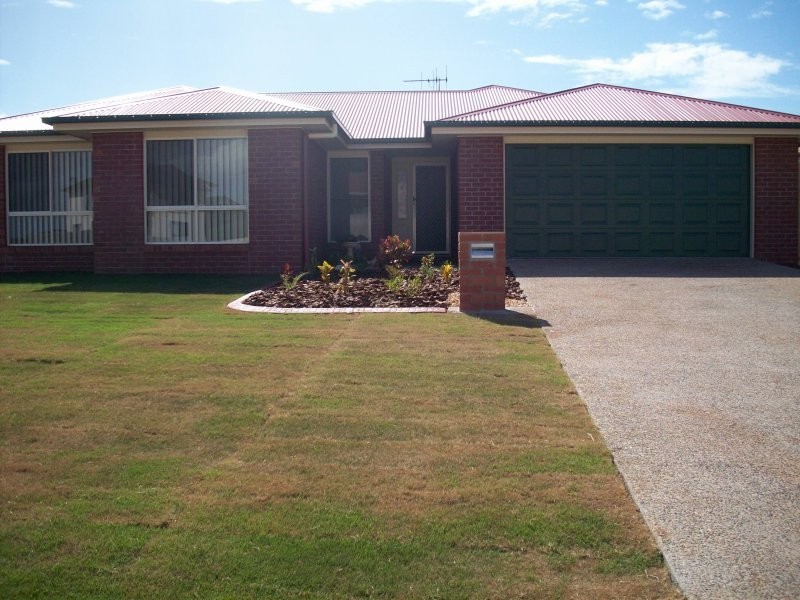 3 Sams Place, Coral Cove QLD 4670