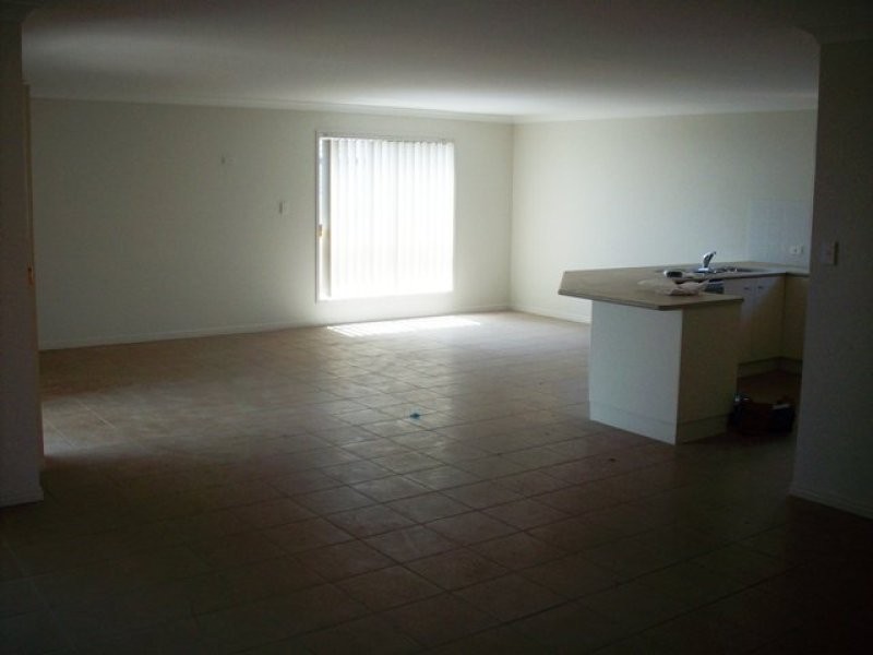3 Sams Place, Coral Cove QLD 4670