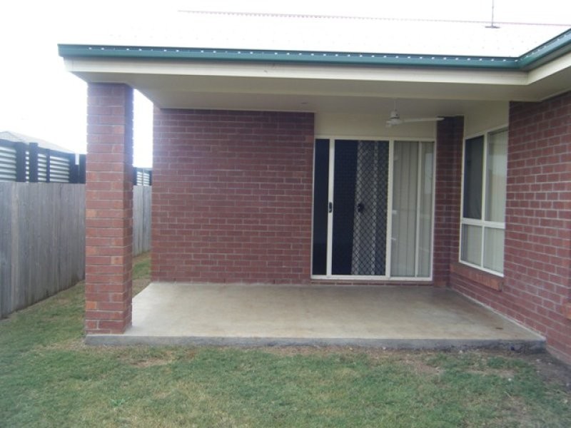 3 Sams Place, Coral Cove QLD 4670