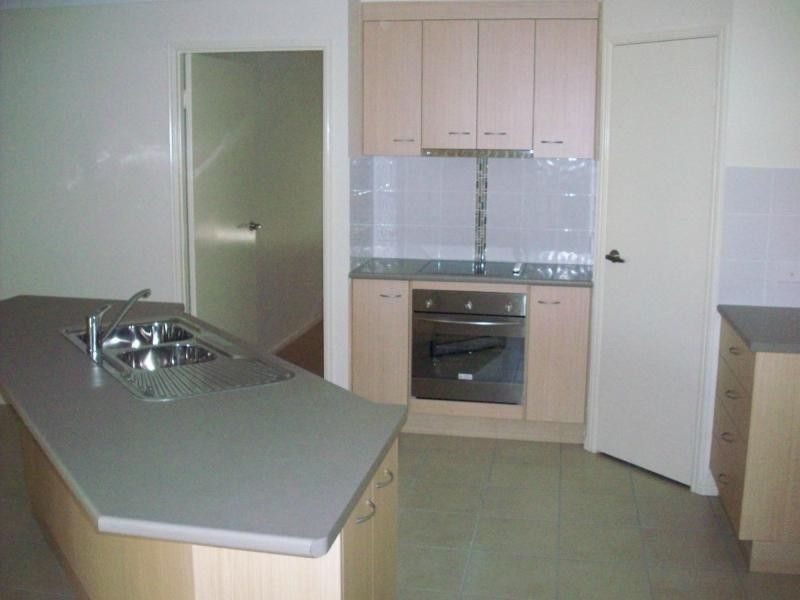 13 blake court, Thabeban QLD 4670