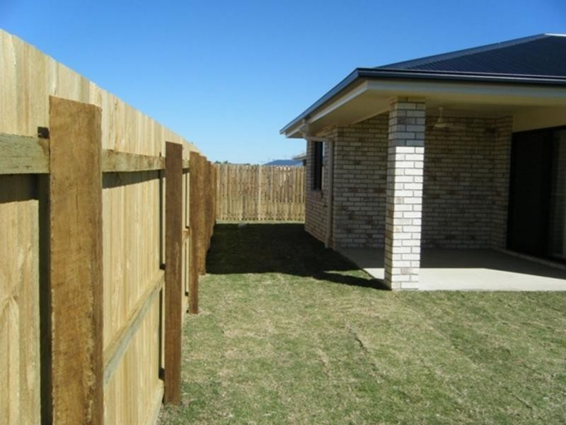 37 searle street, Thabeban QLD 4670