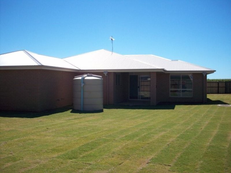 18 Keppel Crescent, Thabeban QLD 4670