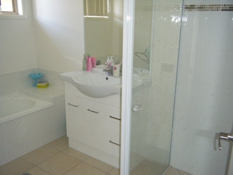 25 Peggy Drive, Coral Cove QLD 4670