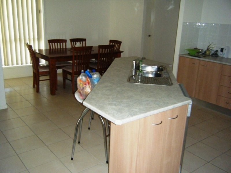 25 Peggy Drive, Coral Cove QLD 4670