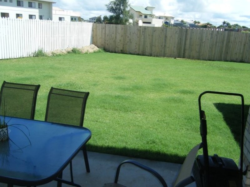 25 Peggy Drive, Coral Cove QLD 4670