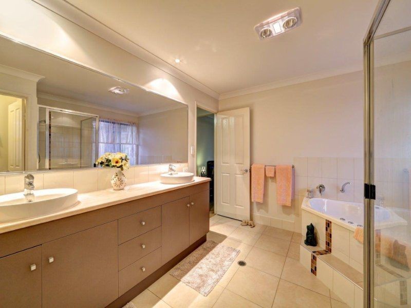 5 tulipwood place, Coral Cove QLD 4670