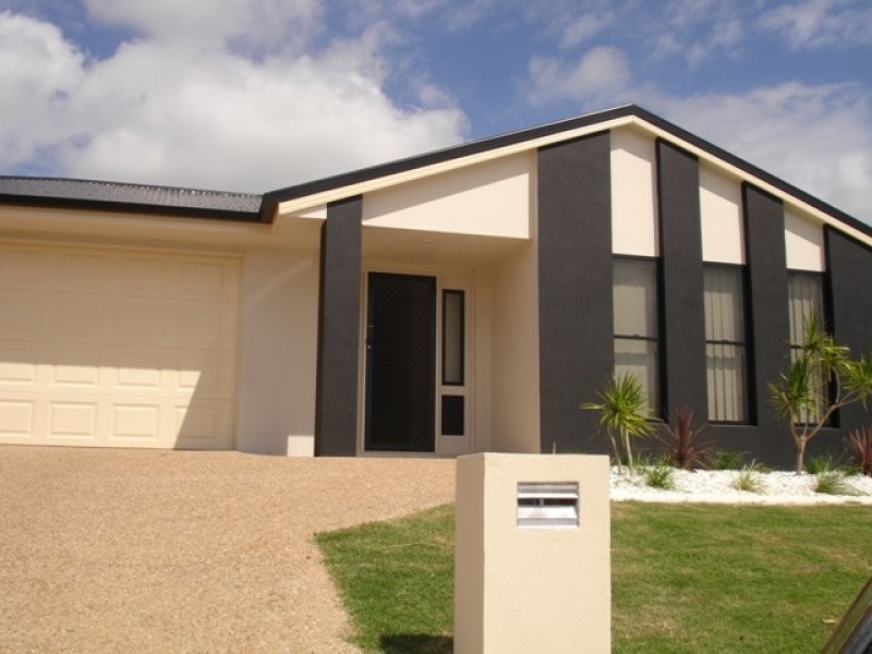 15 Neville Drive, Branyan QLD 4670