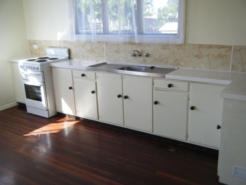 3 spence street, Svensson Heights QLD 4670