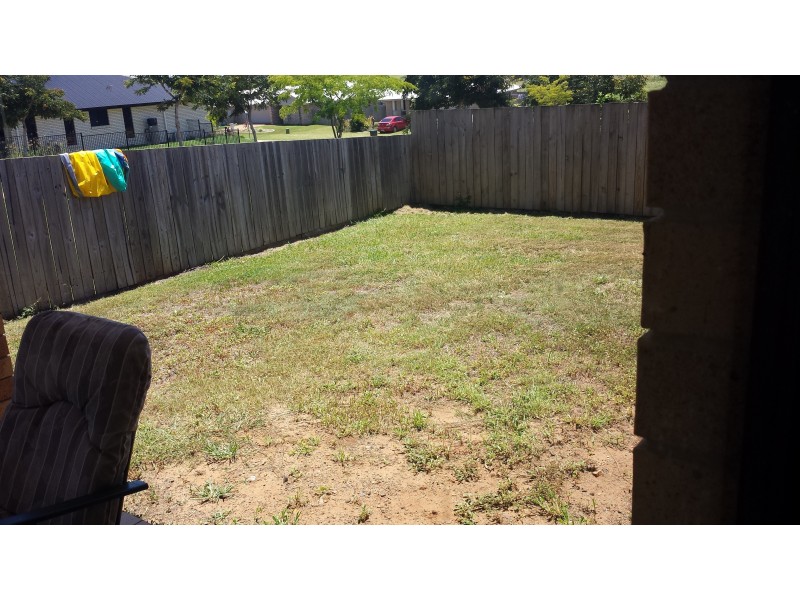 10 Darby St, Branyan QLD 4670