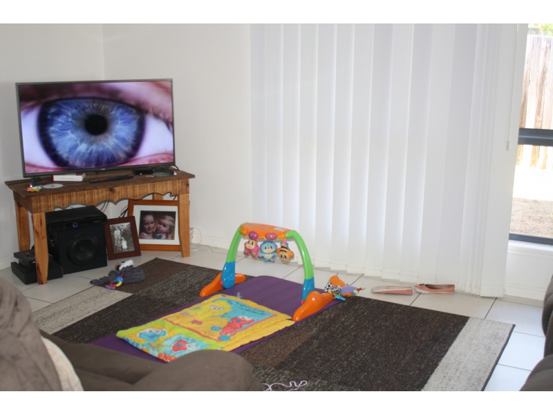 10 Darby St, Branyan QLD 4670