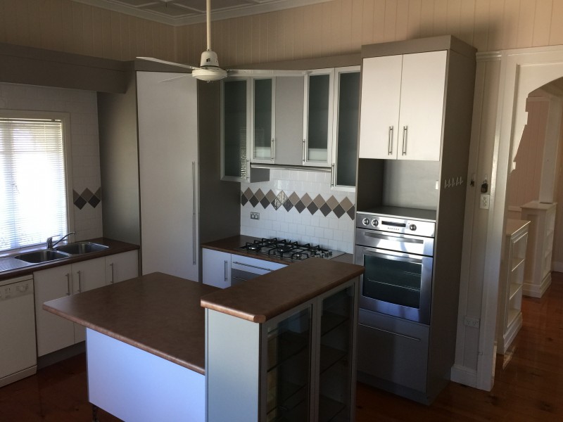 92 Lamb St, Walkervale QLD 4670