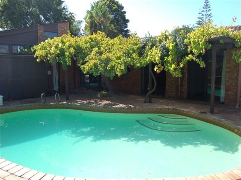 2 Dobie Court, Bull Creek WA 6149