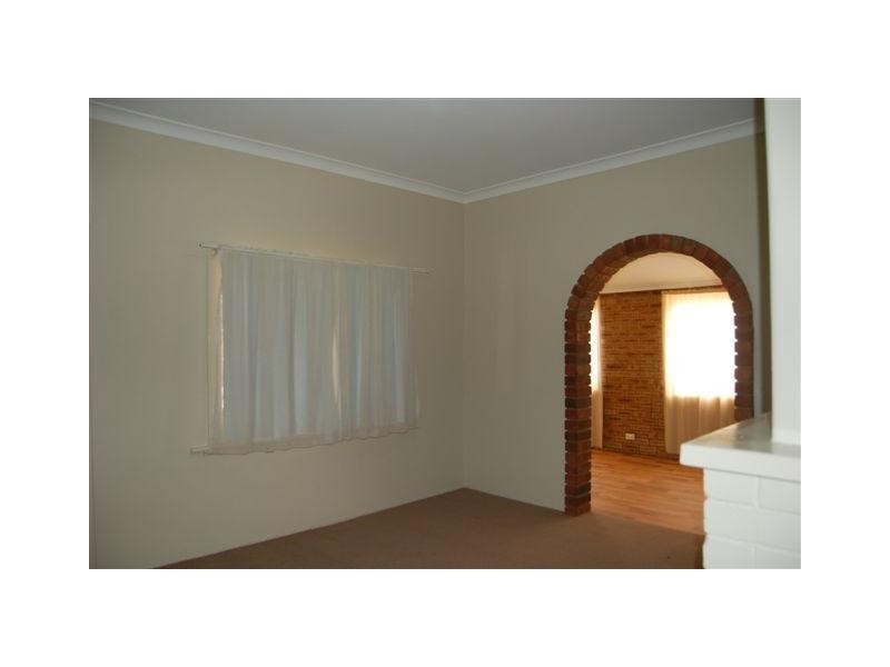 121 Victoria Road, Wattle Grove WA 6107