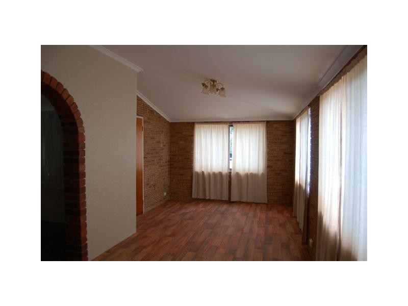 121 Victoria Road, Wattle Grove WA 6107