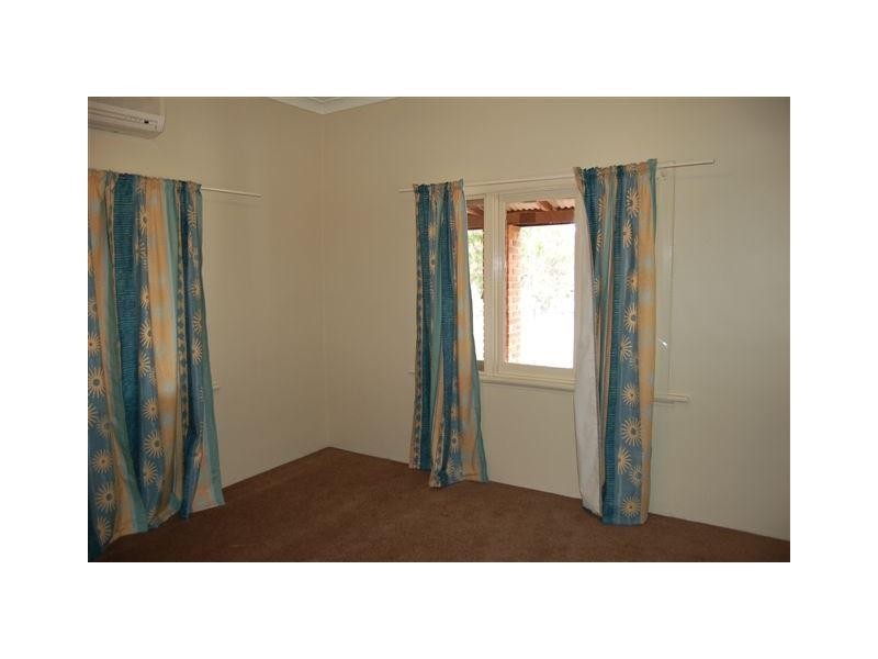 121 Victoria Road, Wattle Grove WA 6107